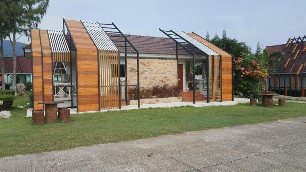 Tanaosri & Creekside Resort Suan Phueng Exterior foto