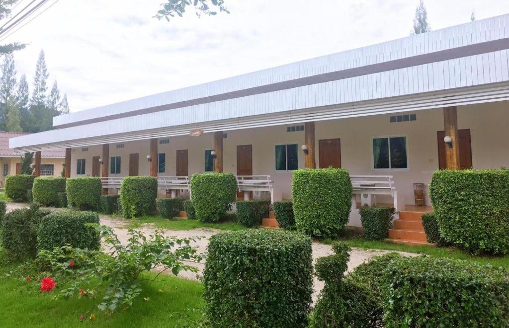 Tanaosri & Creekside Resort Suan Phueng Exterior foto
