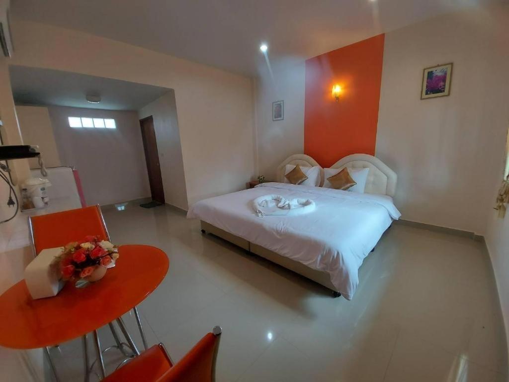 Tanaosri & Creekside Resort Suan Phueng Exterior foto