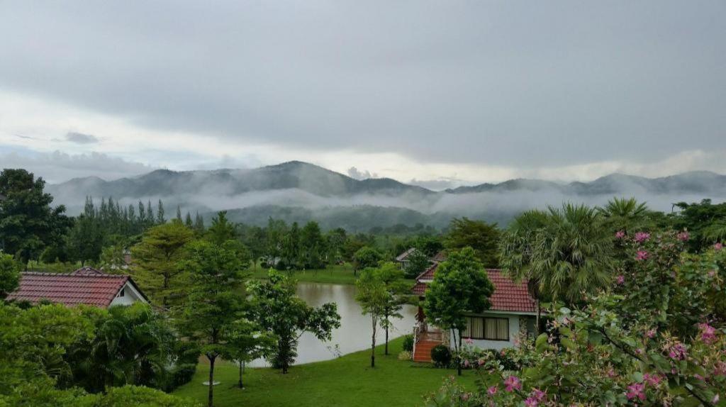 Tanaosri & Creekside Resort Suan Phueng Exterior foto