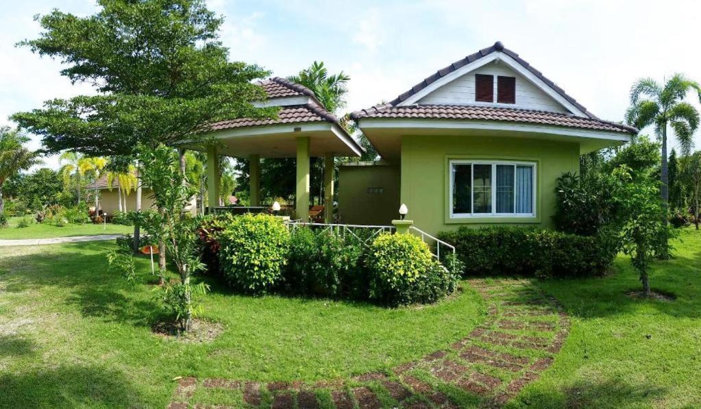 Tanaosri & Creekside Resort Suan Phueng Exterior foto