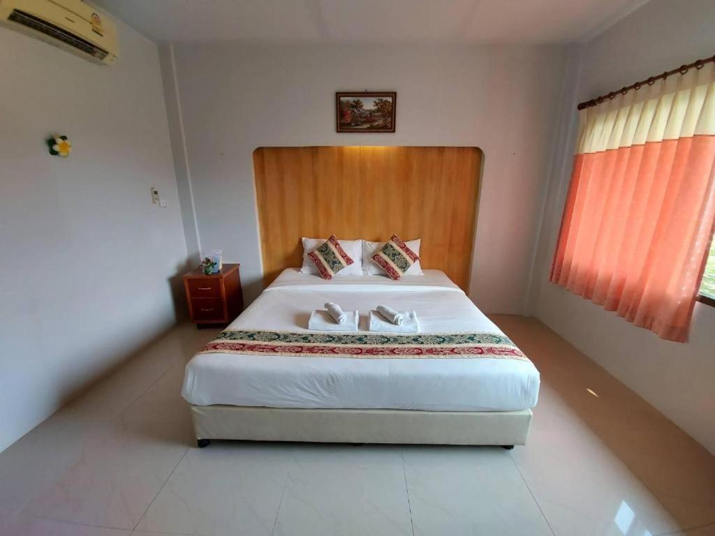 Tanaosri & Creekside Resort Suan Phueng Exterior foto