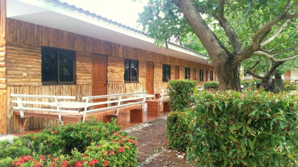 Tanaosri & Creekside Resort Suan Phueng Exterior foto