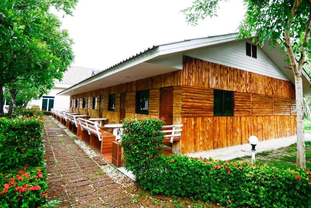 Tanaosri & Creekside Resort Suan Phueng Exterior foto