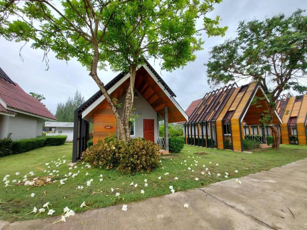 Tanaosri & Creekside Resort Suan Phueng Exterior foto