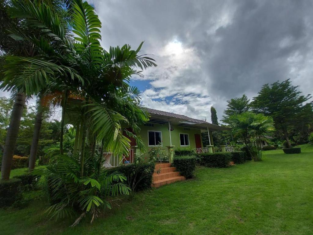 Tanaosri & Creekside Resort Suan Phueng Exterior foto