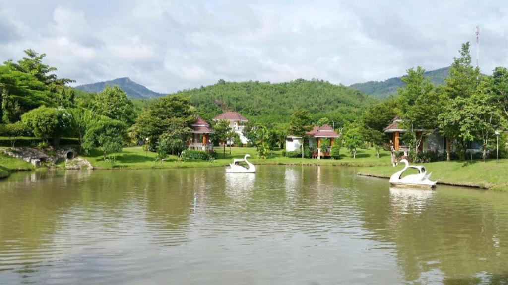 Tanaosri & Creekside Resort Suan Phueng Exterior foto